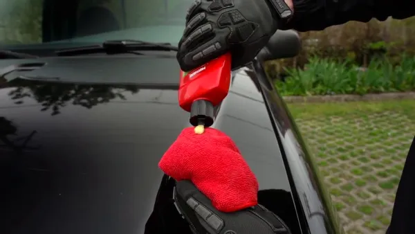 Preview image for the video "How to use MOTHERS Micro Polishing Glaze Step 2".