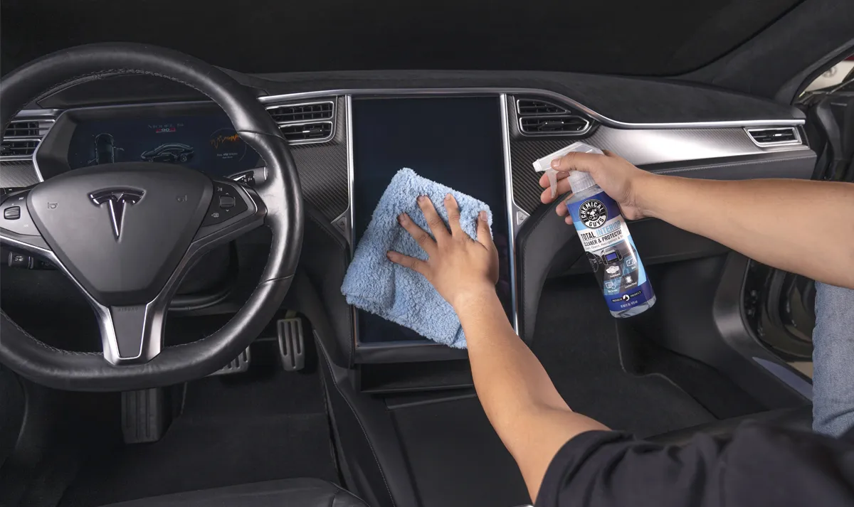 SOLUTIE UNIVERSALA CURATARE COMPLETA INTERIOR AUTO