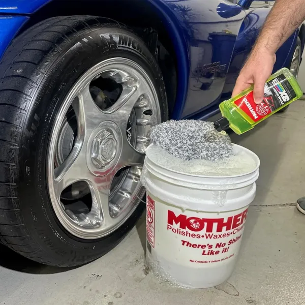 Mothers – Spuma activa auto cu tripla actiune, pH Neutru, 473ml