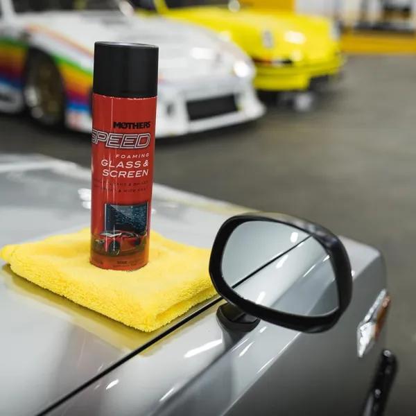 Mothers Speed – Spray spuma pentru curatare geamuri si ecrane, 538g