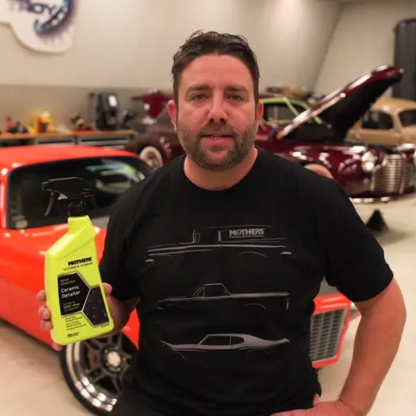 Preview image for the video "Using Mothers Ultimate Hybrid Ceramic Detailer – How-To Video".